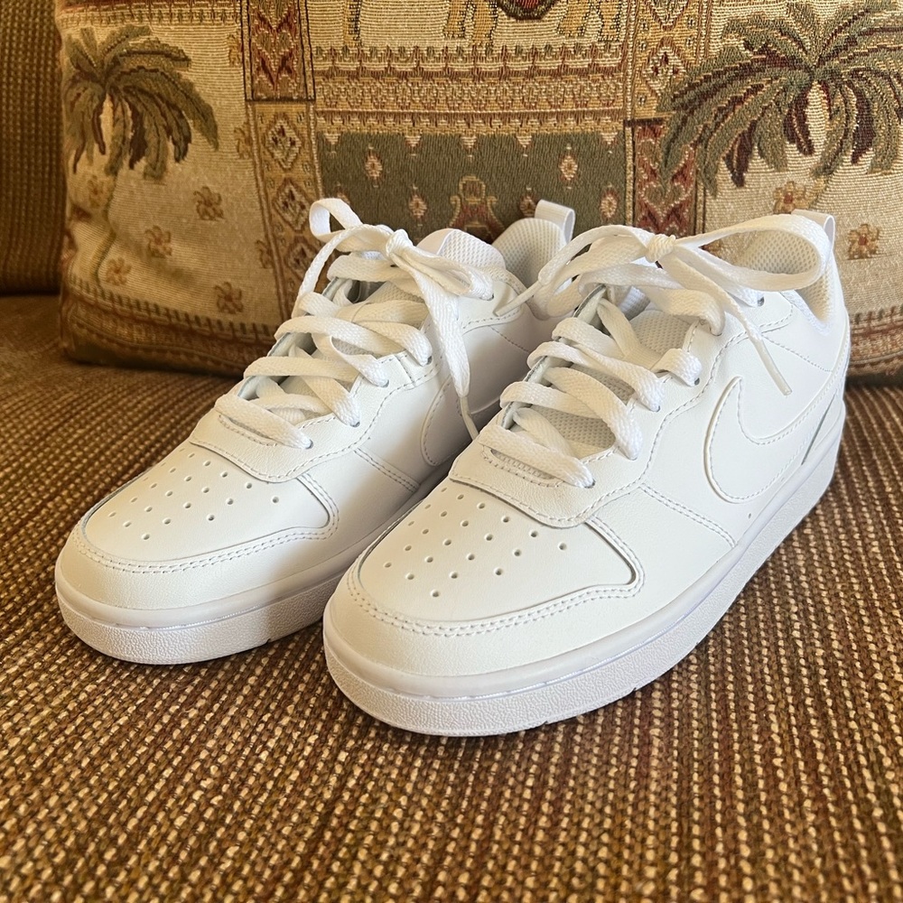 ✅Nike - White Nike Court Borough Low Sneakers!